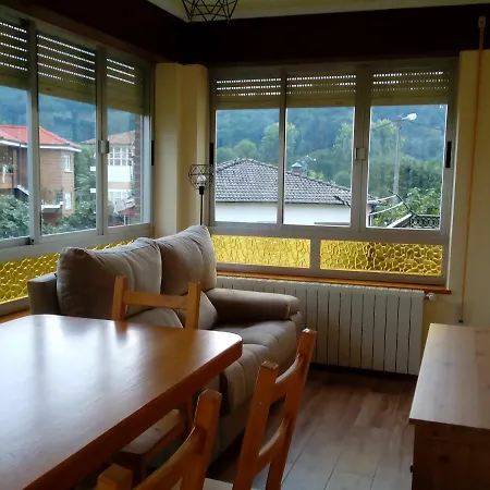 Tono El Alguacil Holiday home Selaya