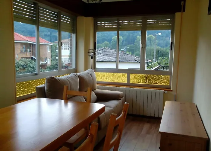 Tono El Alguacil Holiday home Selaya